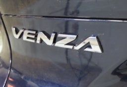 2021 Toyota Venza LE - Image 16