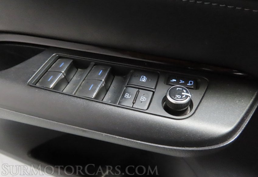 2021 Toyota Venza LE - Image 43