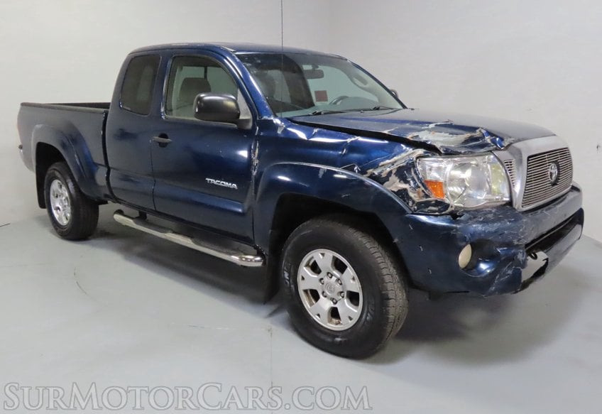 2008 Toyota Tacoma PreRunner V6 - Image 2