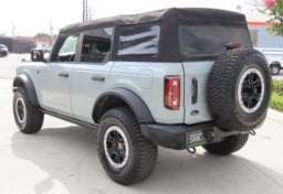 2024 Ford Bronco Badlands - Image 8