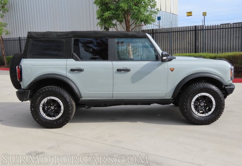 2024 Ford Bronco Badlands - Image 6
