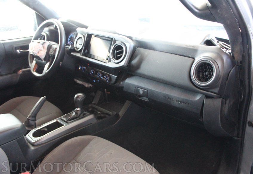 2019 Toyota Tacoma TRD Off-Road - Image 12
