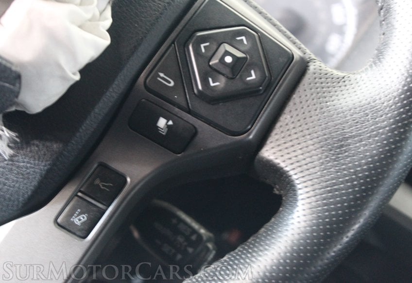 2019 Toyota Tacoma TRD Off-Road - Image 17