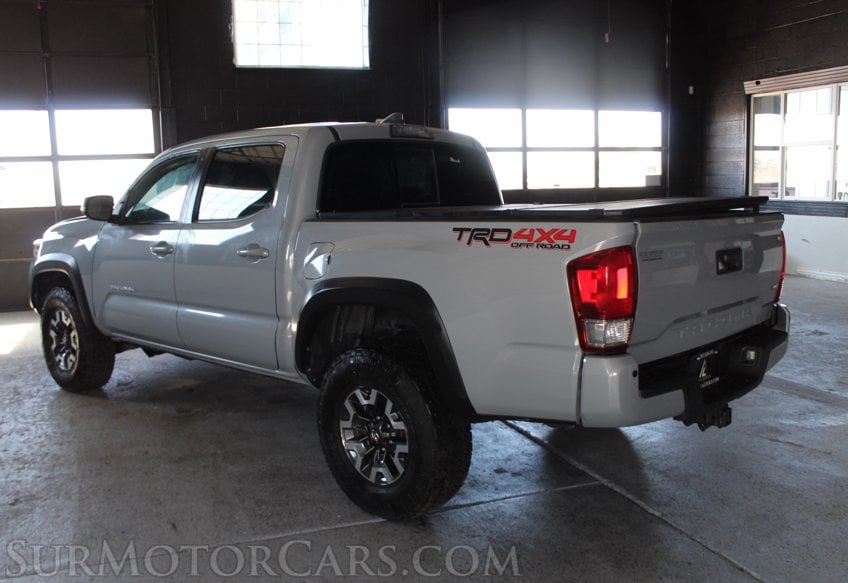 2019 Toyota Tacoma TRD Off-Road - Image 6