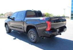 2024 Toyota Tundra 4x4 SR5 - Image 7