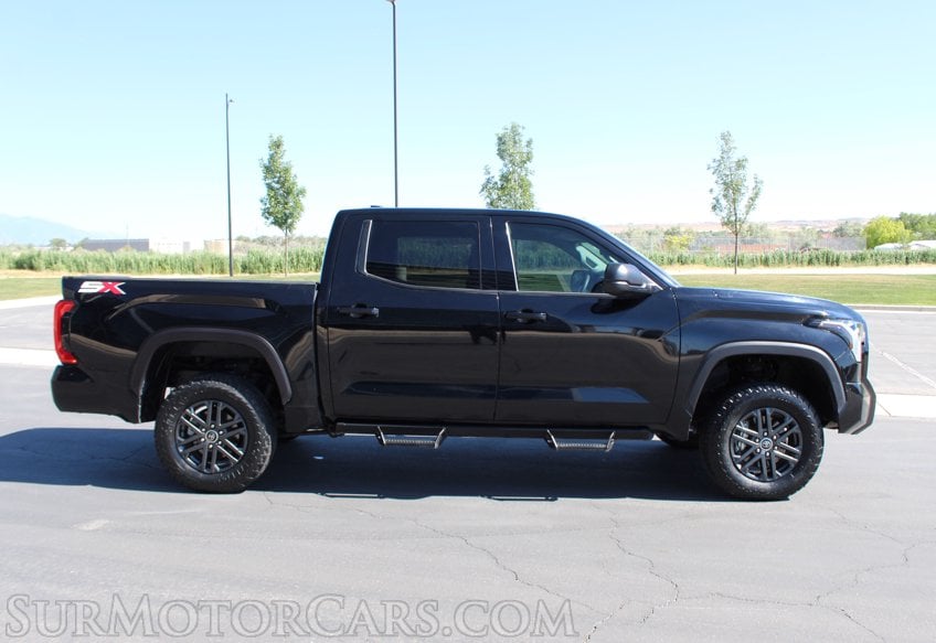 2024 Toyota Tundra 4x4 SR5 - Image 9