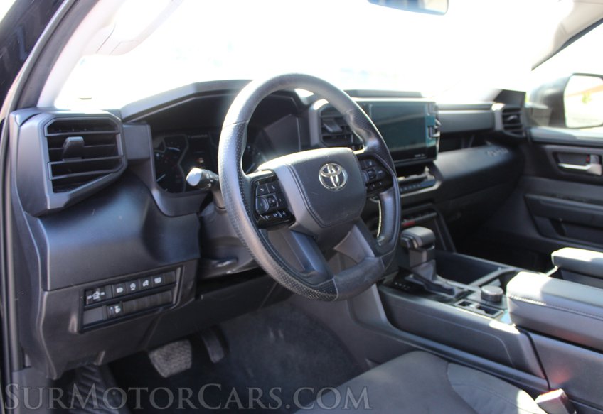2024 Toyota Tundra 4x4 SR5 - Image 33