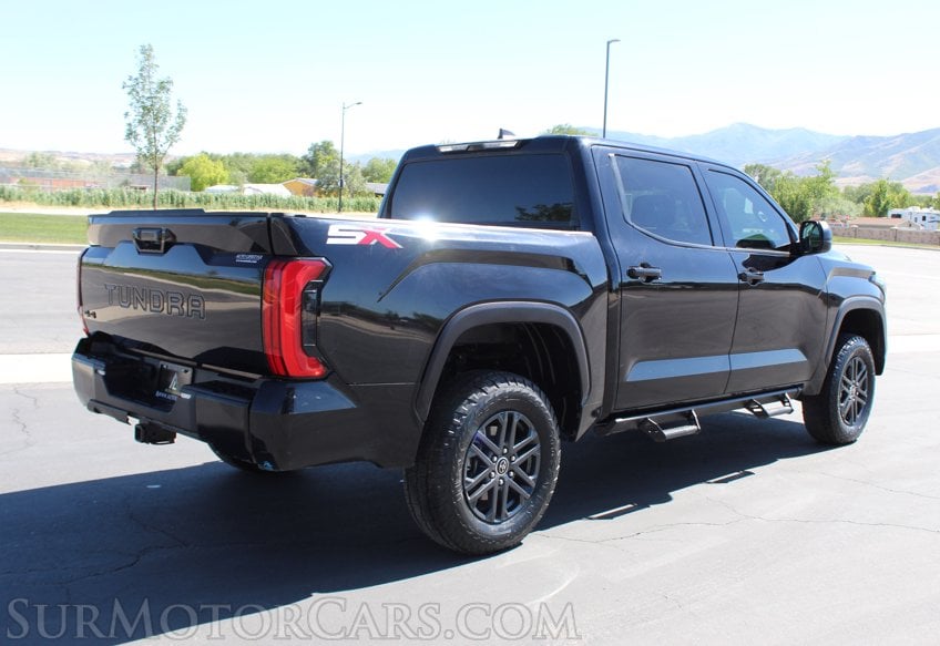 2024 Toyota Tundra 4x4 SR5 - Image 8