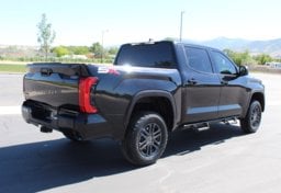 2024 Toyota Tundra 4x4 SR5 - Image 8