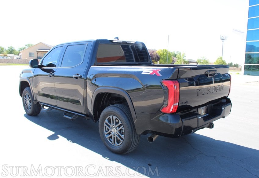 2024 Toyota Tundra 4x4 SR5 - Image 5
