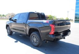 2024 Toyota Tundra 4x4 SR5 - Image 5
