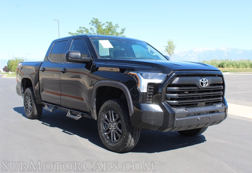 2024 Toyota Tundra 4x4 SR5 - Image 3