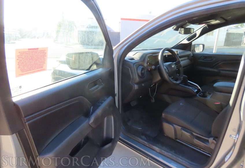 2026 Chevrolet Colorado - Image 19