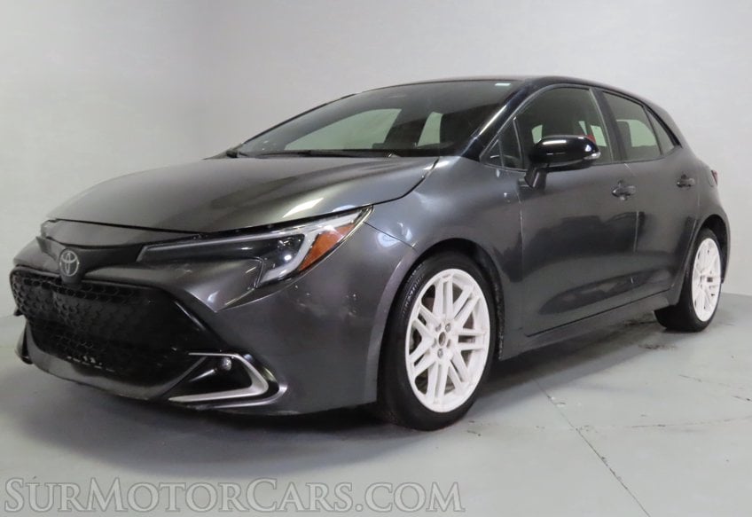 2025 Toyota Corolla Hatchback XSE - Image 3