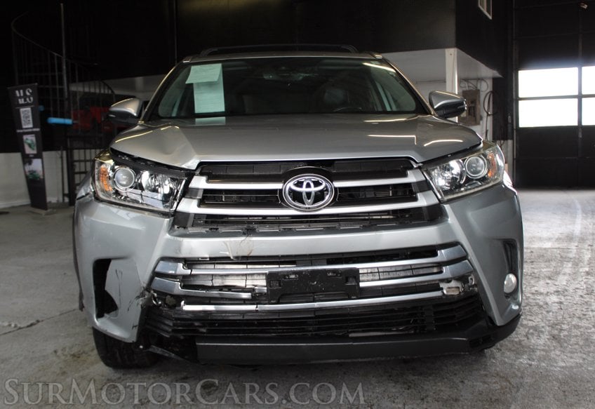 2018 Toyota Highlander Hybrid Limited - Image 11