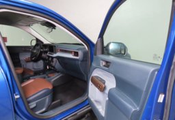 2024 Ford Maverick Lariat Hybrid - Image 43