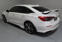 2024 Honda Civic Touring - Image 10