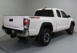 2021 Toyota Tacoma TRD Off-Road - Image 8