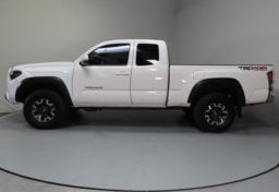 2021 Toyota Tacoma TRD Off-Road - Image 6