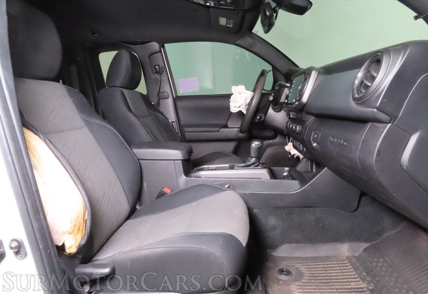 2021 Toyota Tacoma TRD Off-Road - Image 32