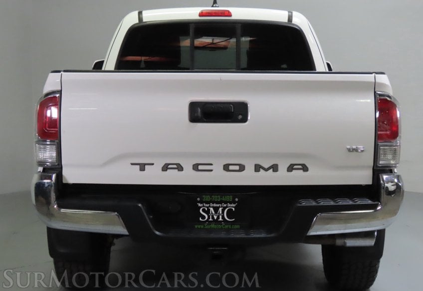 2021 Toyota Tacoma TRD Off-Road - Image 11