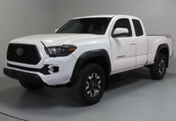 2021 Toyota Tacoma TRD Off-Road - Image 3