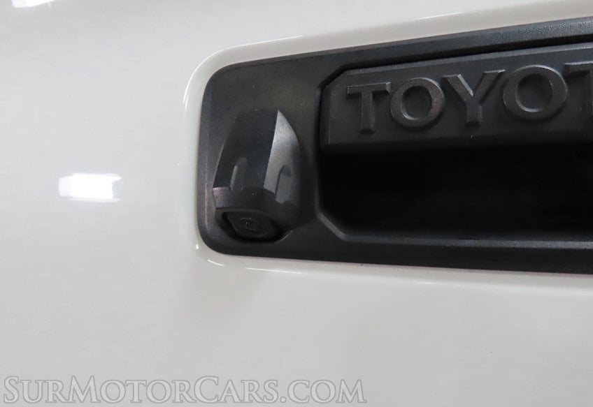 2021 Toyota Tacoma TRD Off-Road - Image 13