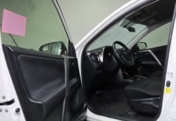 2017 Toyota RAV4 LE - Image 26