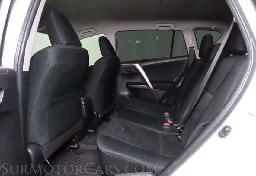 2017 Toyota RAV4 LE - Image 19