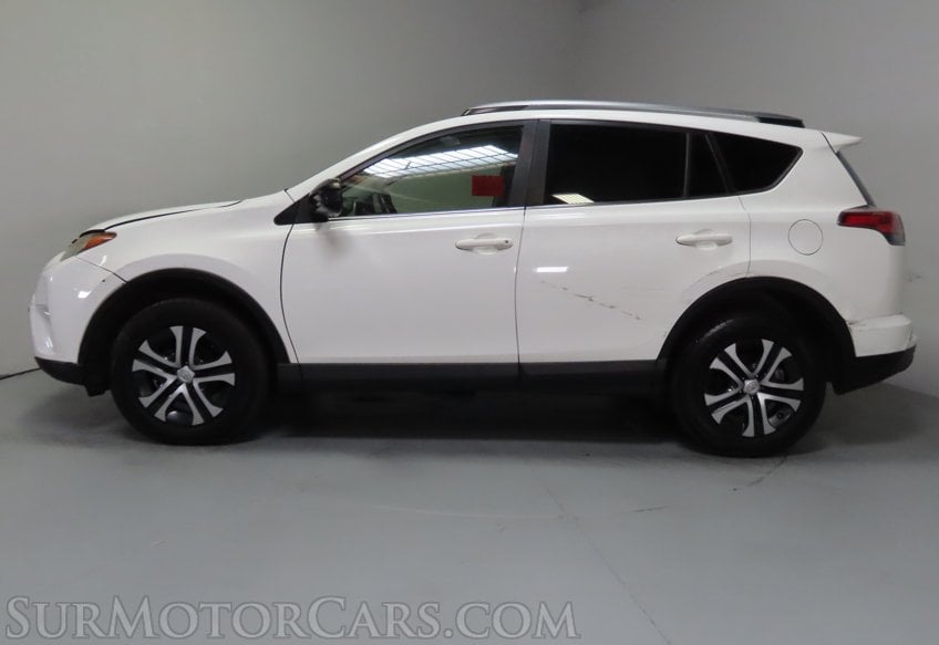 2017 Toyota RAV4 LE - Image 5