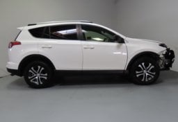 2017 Toyota RAV4 LE - Image 6