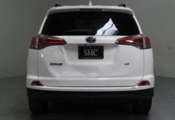2017 Toyota RAV4 LE - Image 11