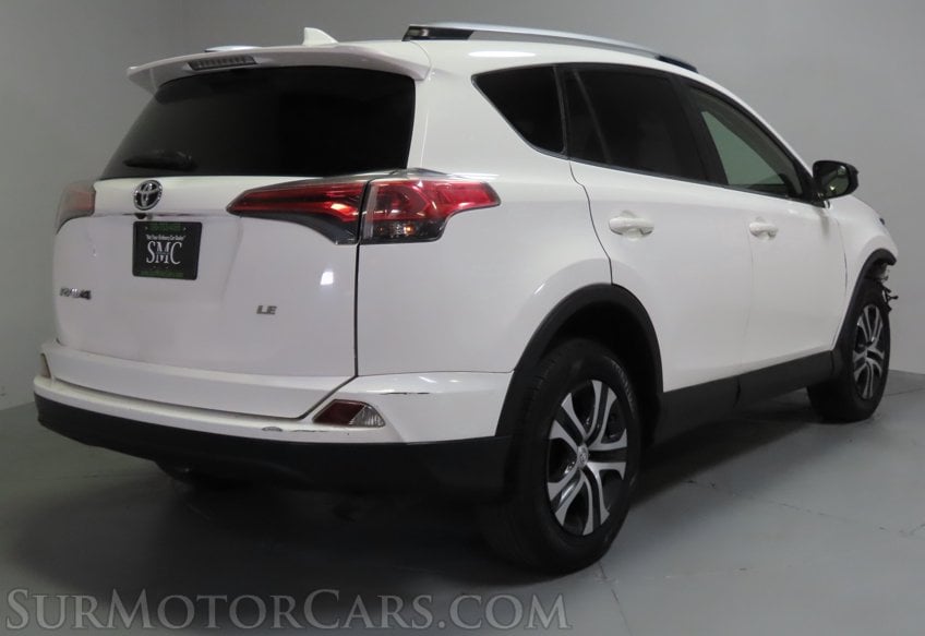 2017 Toyota RAV4 LE - Image 7