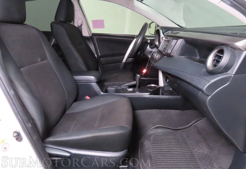 2017 Toyota RAV4 LE - Image 36