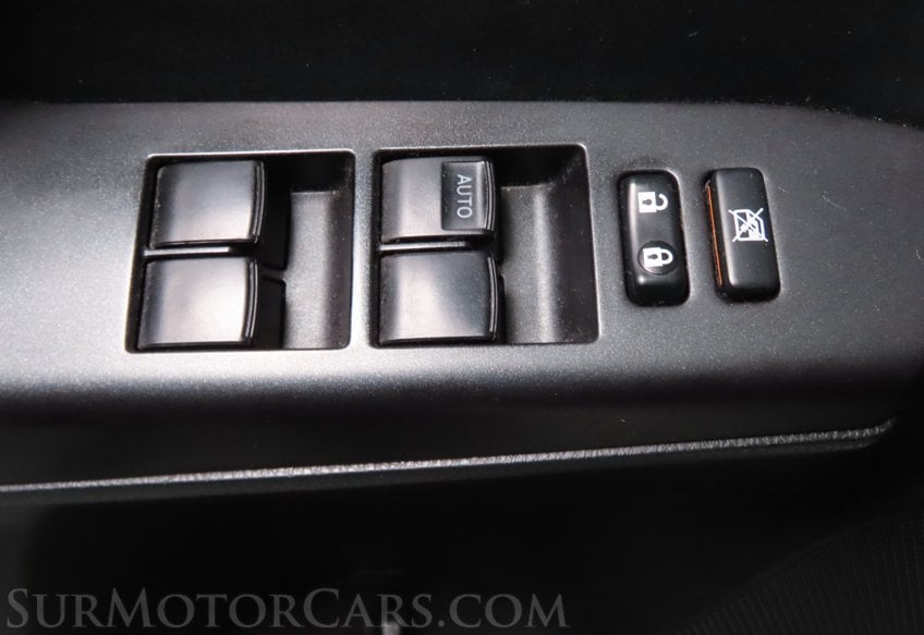 2017 Toyota RAV4 LE - Image 23