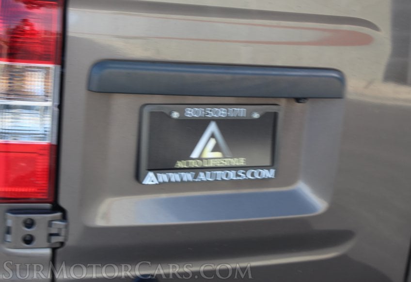 2016 Nissan NV 3500 HD SV - Image 27