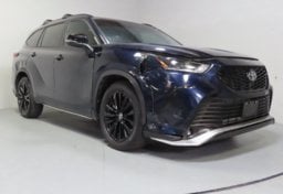 2024 Toyota Highlander XSE AWD - Image 2
