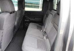 2026 Nissan Frontier - Image 36
