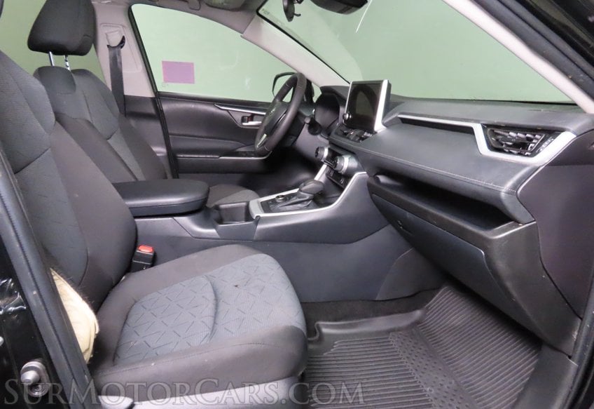 2025 Toyota RAV4 Hybrid XLE - Image 14