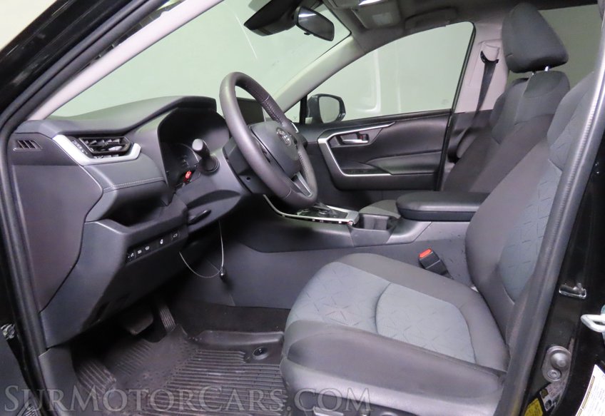 2025 Toyota RAV4 Hybrid XLE - Image 33