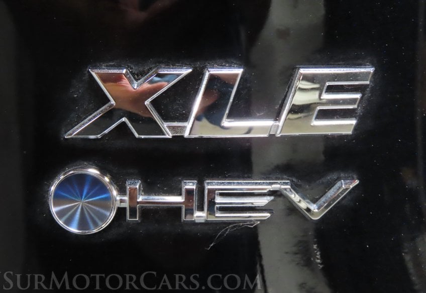 2025 Toyota RAV4 Hybrid XLE - Image 18