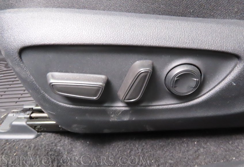 2025 Toyota RAV4 Hybrid XLE - Image 29