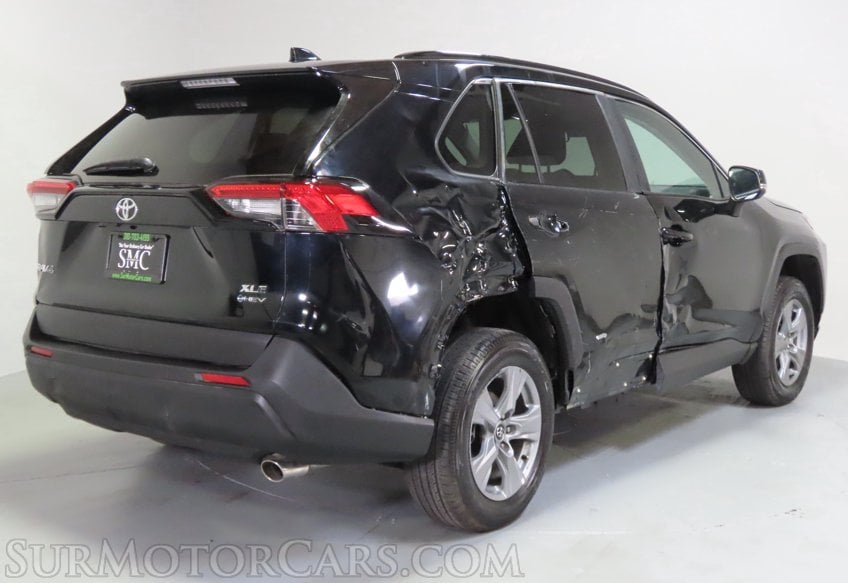2025 Toyota RAV4 Hybrid XLE - Image 12
