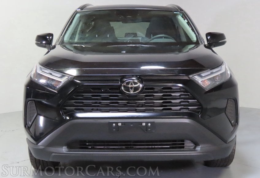 2025 Toyota RAV4 Hybrid XLE - Image 10