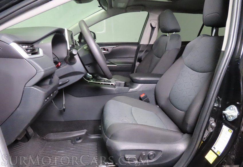 2025 Toyota RAV4 Hybrid XLE - Image 34