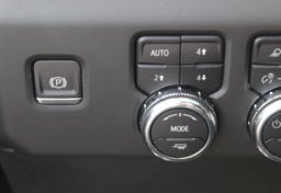 2024 GMC Sierra 2500HD Denali - Image 28