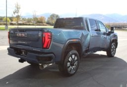 2024 GMC Sierra 2500HD Denali - Image 9