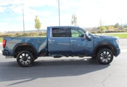 2024 GMC Sierra 2500HD Denali - Image 11