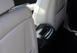 2021 Cadillac XT6 - Image 42