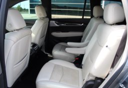 2021 Cadillac XT6 - Image 36
